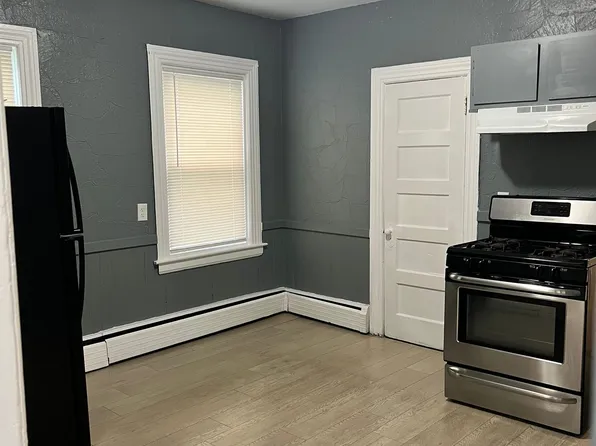 41 Ayrault St #2, Providence, RI 02908