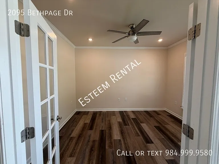 2095 Bethpage Dr — Photo 3