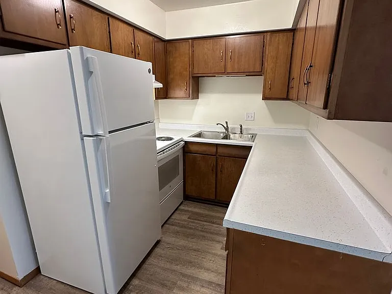 1805 Westplains Drive — Photo 4