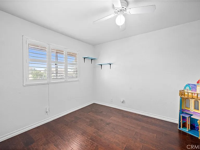 10703 Valley Dr — Photo 23