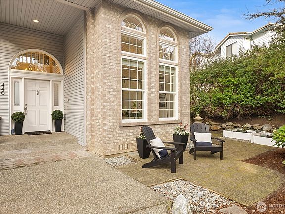 4th image of 440 SW 185th Place