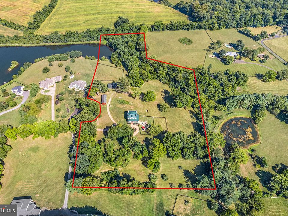 1st image of 8370 Leeton Lake Dr