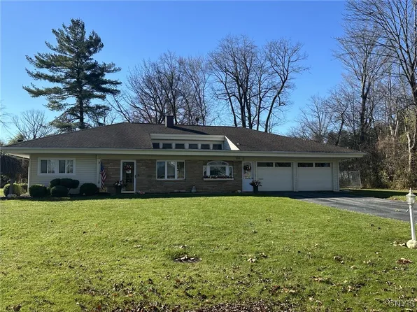 5 Bolton Cir, New Hartford, NY 13413