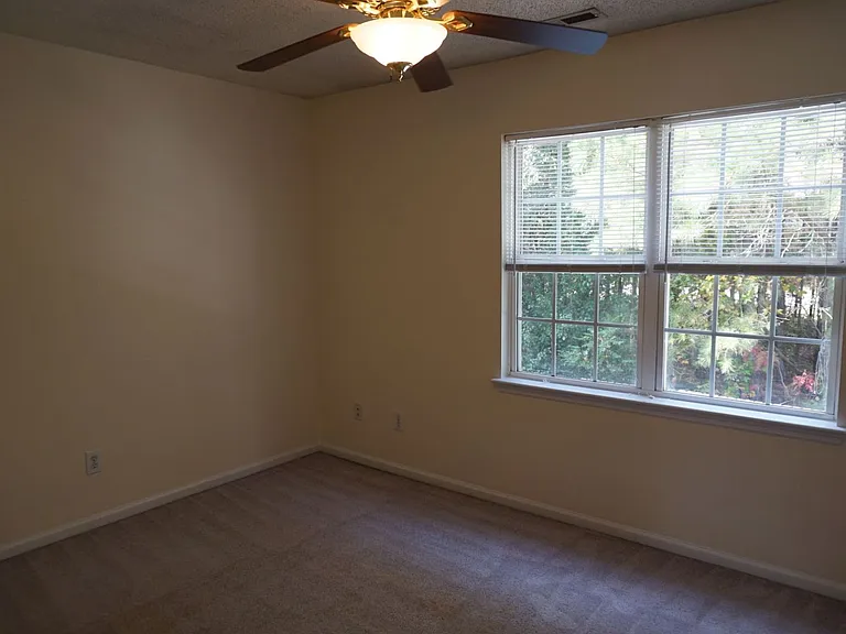 109 Spring Meadow Cir — Photo 20
