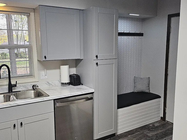 2406 Roxbury Rd — Photo 4