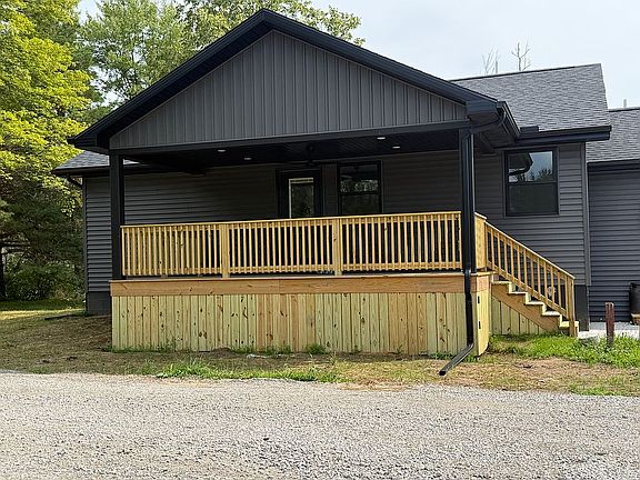 2nd image of 1204 S Lorenz Rd