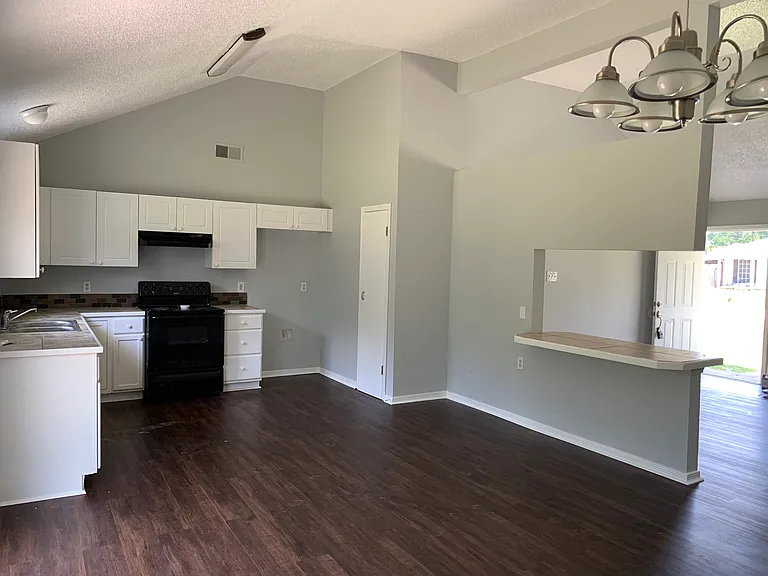 172 S Cherrywood Ln — Photo 5
