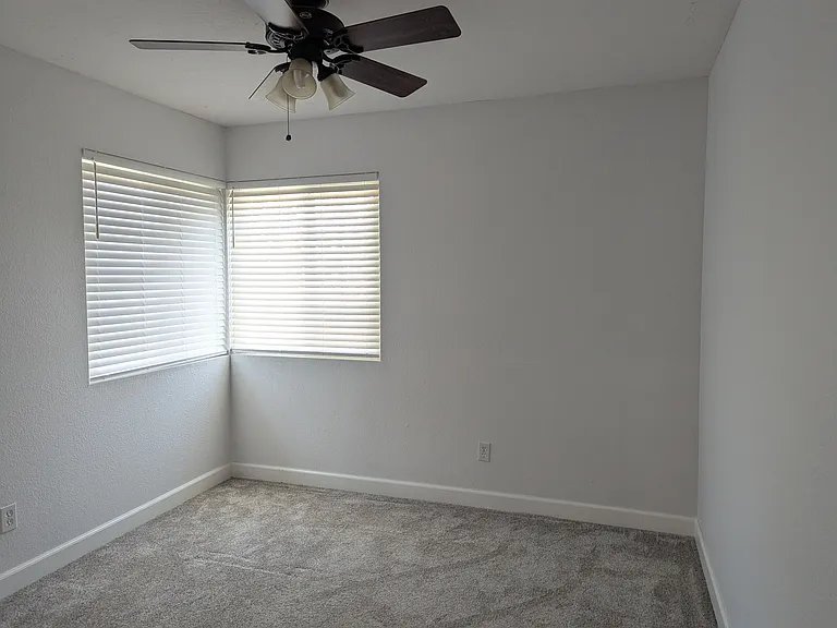 1465 E Lexington Ave #14D — Photo 5