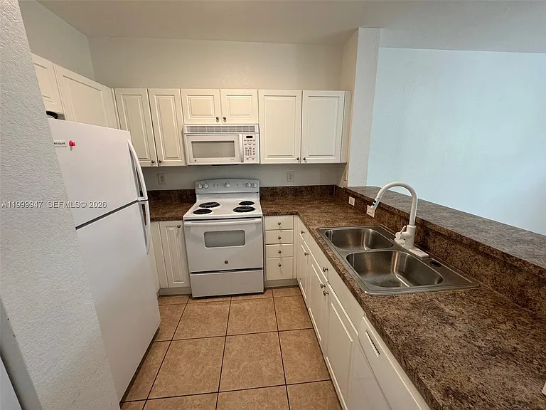 1690 NE 33rd Ave #2106 — Photo 5