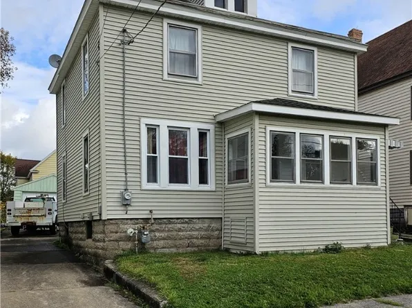 830 Watson Pl, Utica, NY 13502