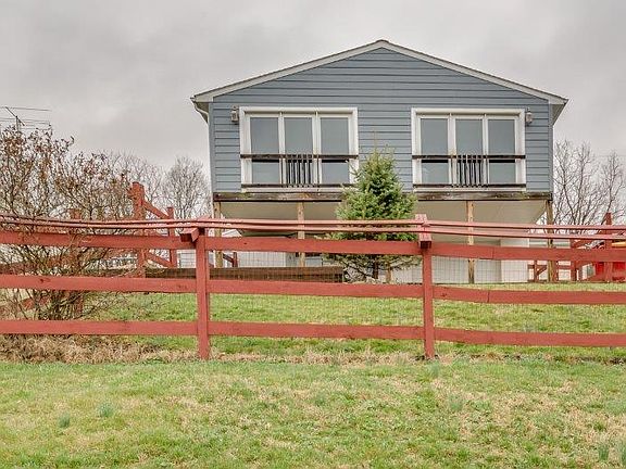 3rd image of 42 Briar Patch Ln