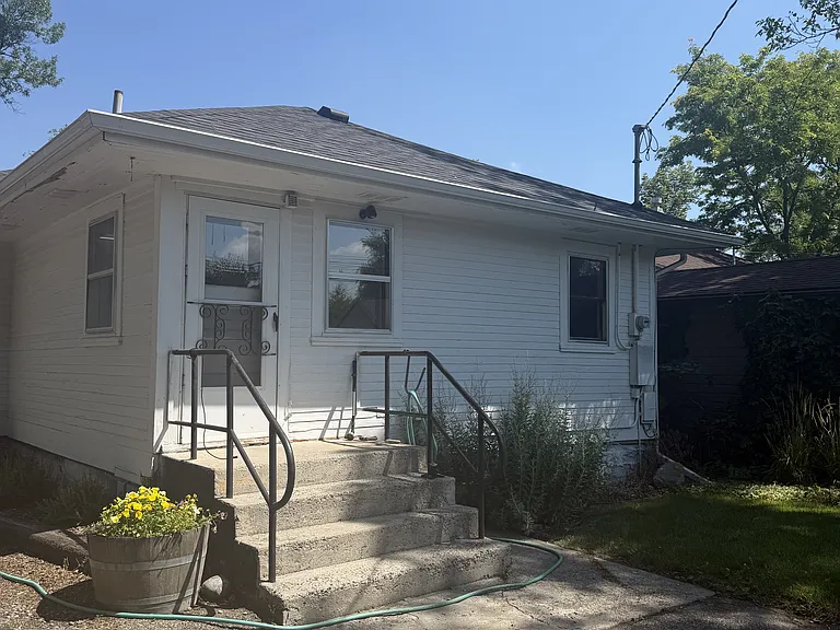 212 Alderson Ave — Photo 15