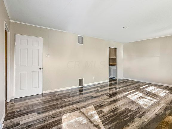 4th image of 1035 Elizabeth Ave