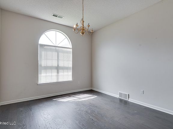 5th image of 6771 Oak Forest Dr