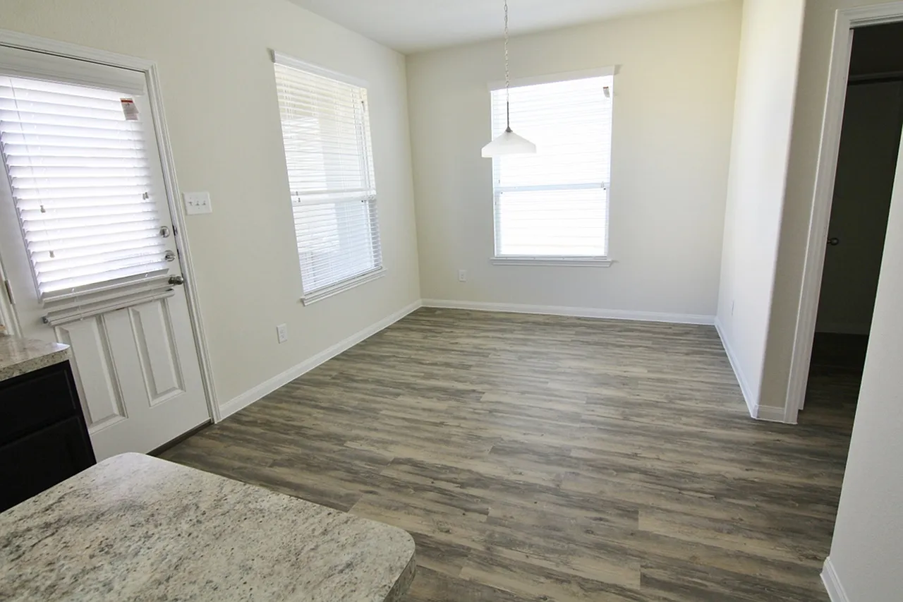 Brenwood Circle Townhomes — Photo 3