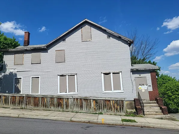 1128 17th Ave, Altoona, PA 16601