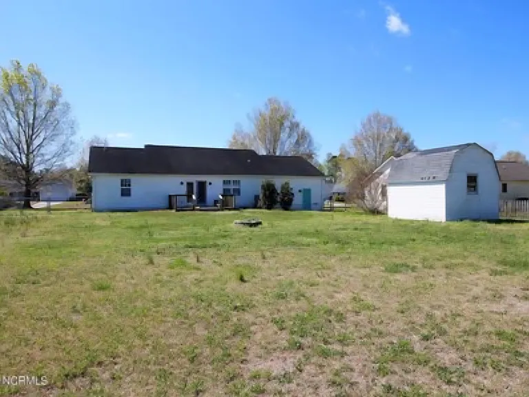 303 Carrie Ct — Photo 8