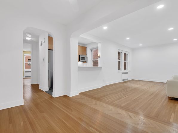 7615 35th Ave APT 4M