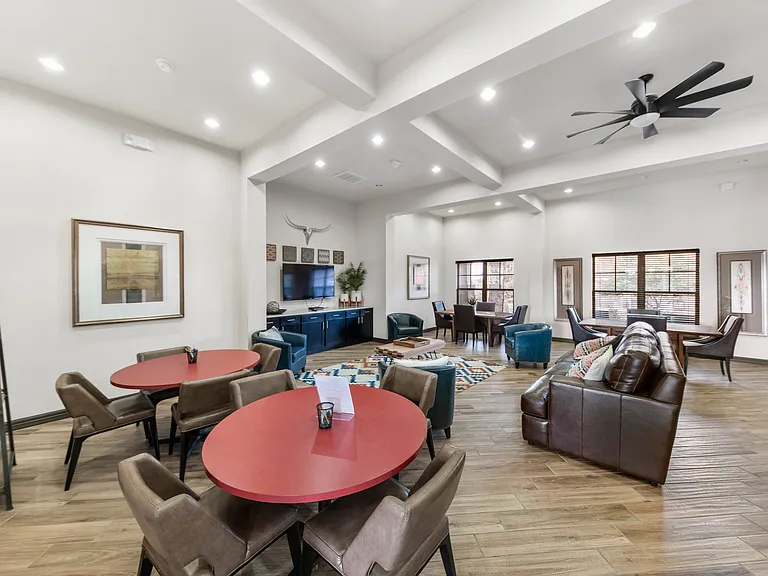 Compass Pointe — Photo 17