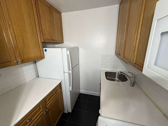 3rd image of 83-33 118th St #3