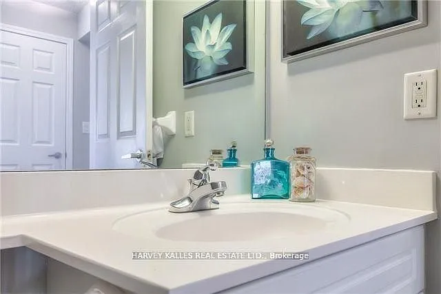 19 Barberry Pl W #703 — Photo 13
