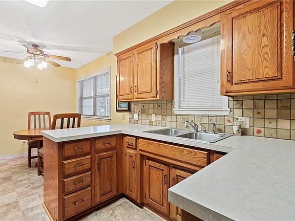 5th image of 107 Dogwood Ln