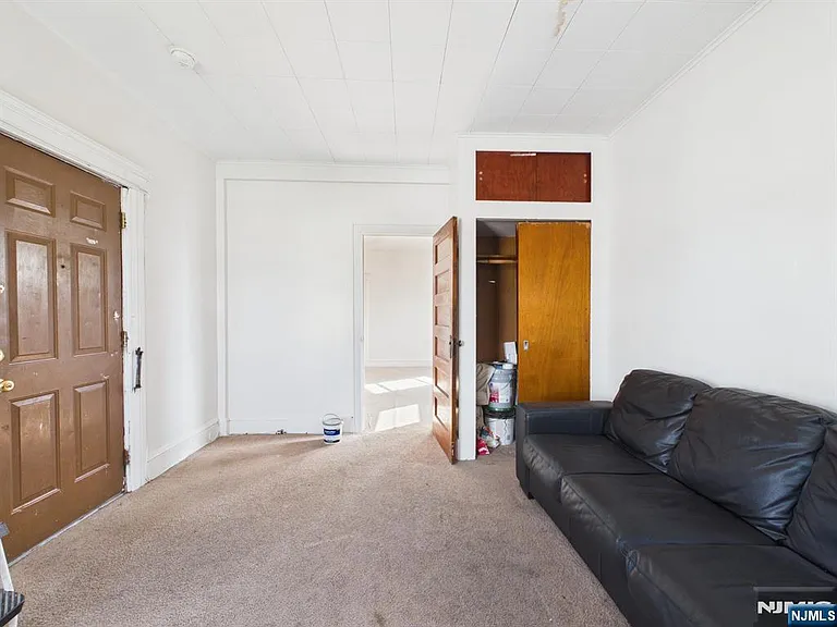 139 Fairview Ave — Photo 8