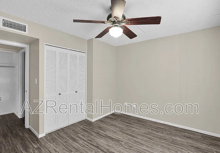 966 E La Jolla Dr — Photo 15