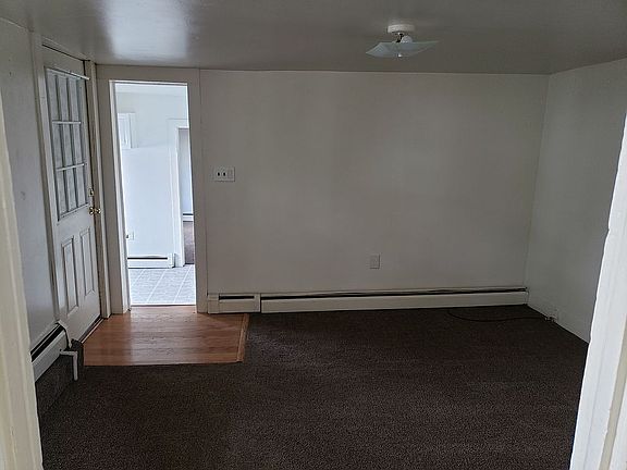4th image of 111 Oak Ct #1