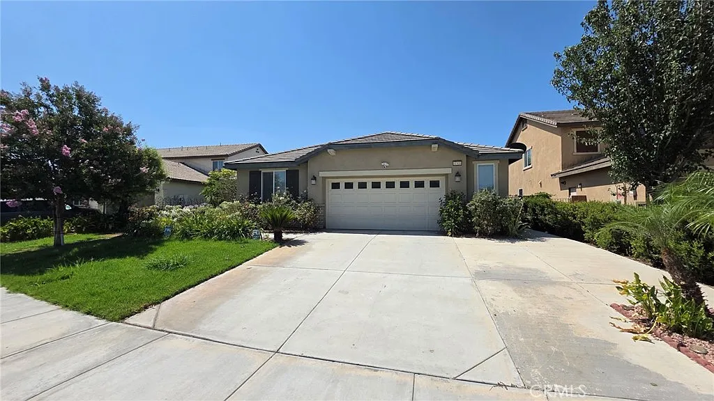 4 bed, 2273 sqft, $4,500 — Photo 3