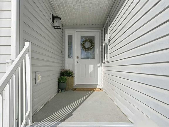 2nd image of 534 E Hillview Gate