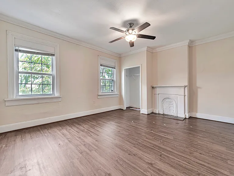 1233 W Cary St — Photo 3