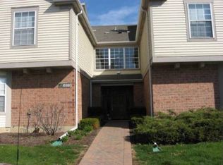 1752 Eastwood Ct APT 10, Schaumburg, IL 60195