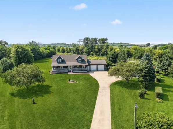 1065 Shae Dr, Palo, IA 52324
