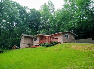 128 Woodland Hills Dr, Franklin, NC 28734