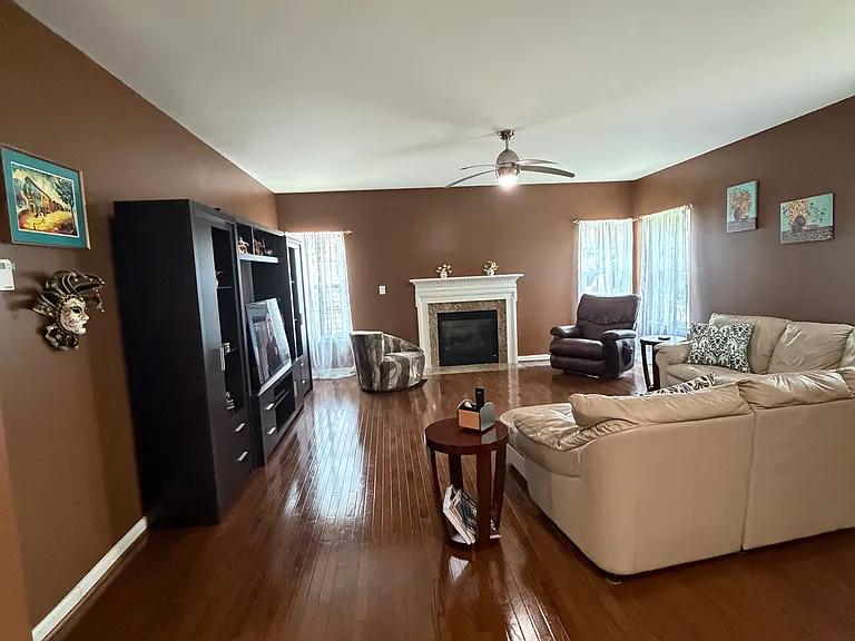 13684 Sovereign Way — Photo 9