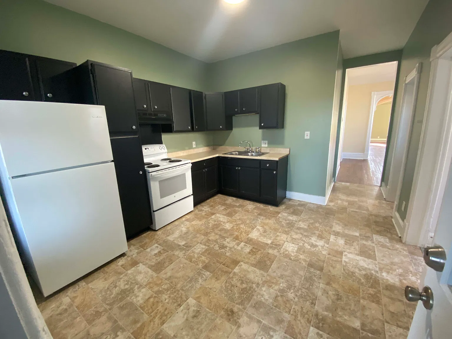 2 bed, 1200 sqft, $1,500 — Photo 3