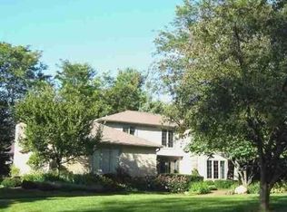 290 Ridgewood Rd, Rochester, MI 48306