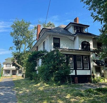 2nd image of 74 Hawthorne Ave