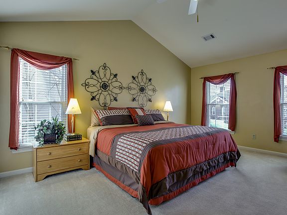 4th image of 408 Fontaine Dr