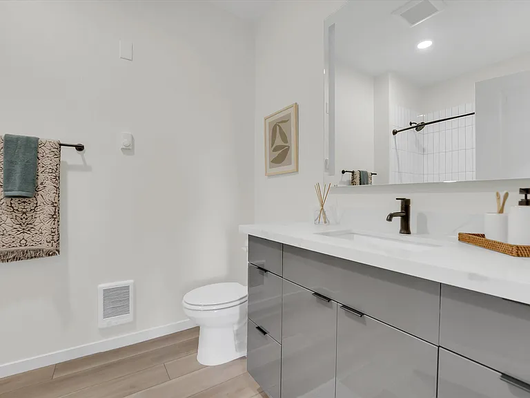 The Meadowlark Apartments — Photo 36