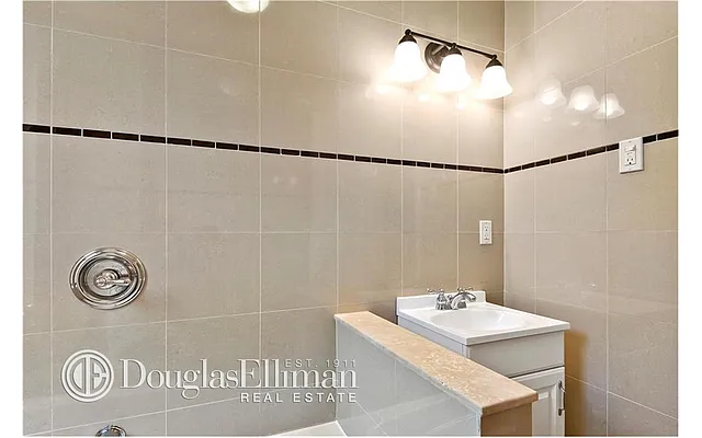 Rented by Douglas Elliman | media 15