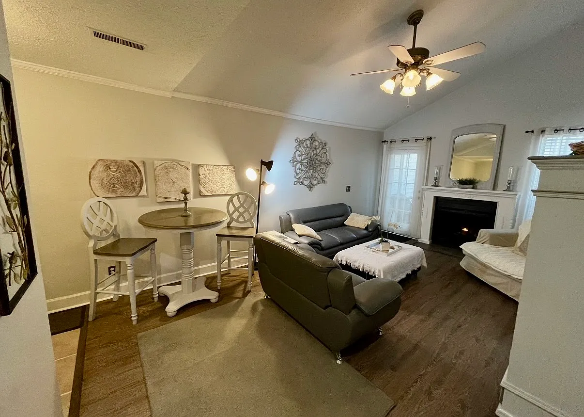 907 E Estates Blvd — Photo 4