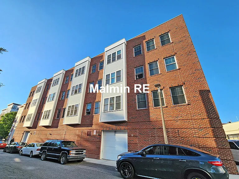 81 Amory St #404 — Photo 5
