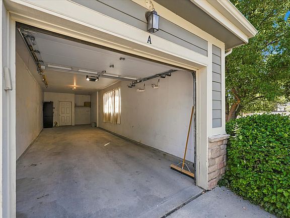 4th image of 1420 Whitehall Dr #A