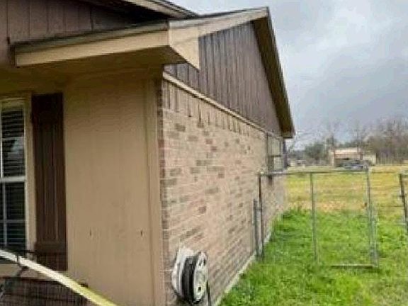 4th image of 412 Durazno Rd