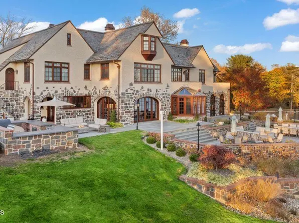 2 Browns Dock Road, Rumson, NJ 07760