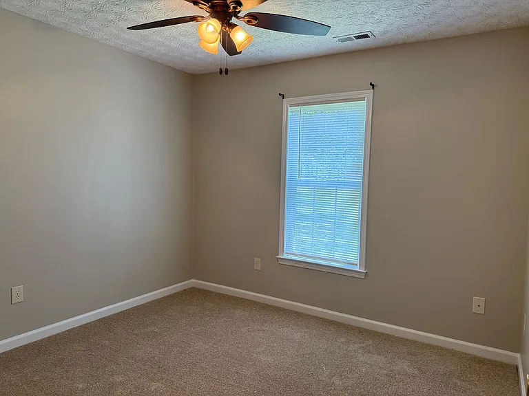 105 Farina Dr — Photo 11