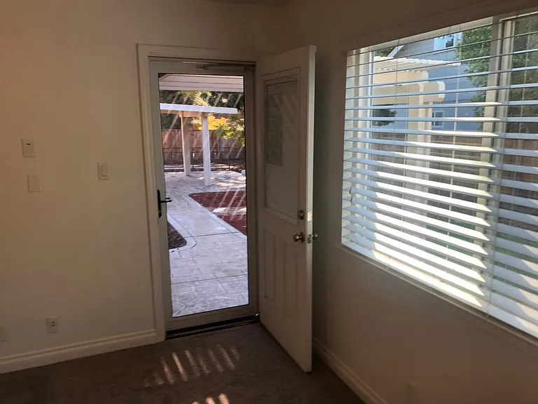 985 Bermuda Dr — Photo 28