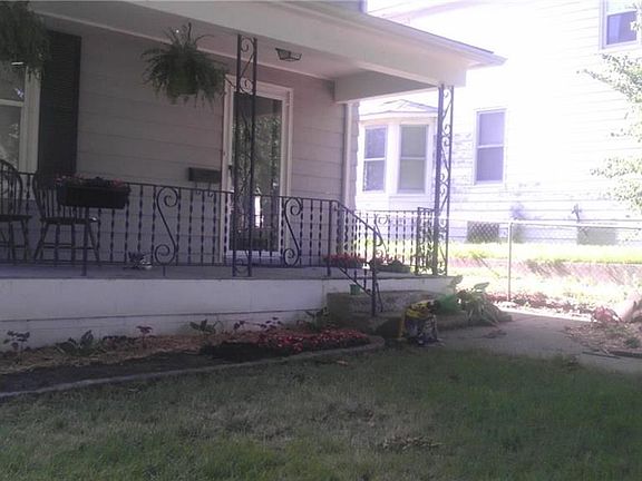 5th image of 330 N Oakley Ave